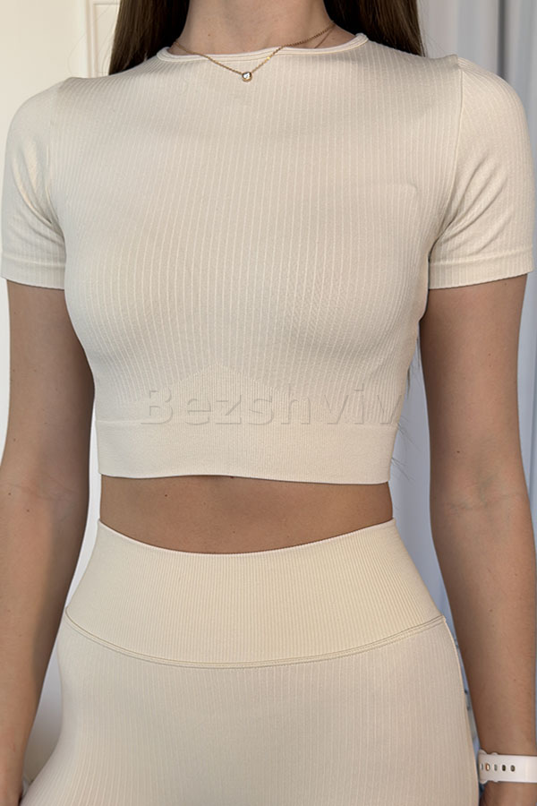 Безшовна футболка у рубчик оптом KOLGOTOFF Crop T-Shirt DEFINE RIBBED LUXE